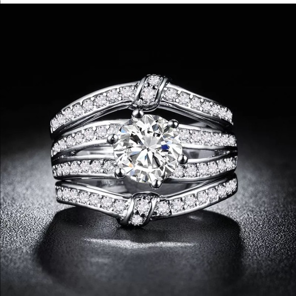 New simulated diamond cz women’s silver 925 ring - Picture 3 of 4